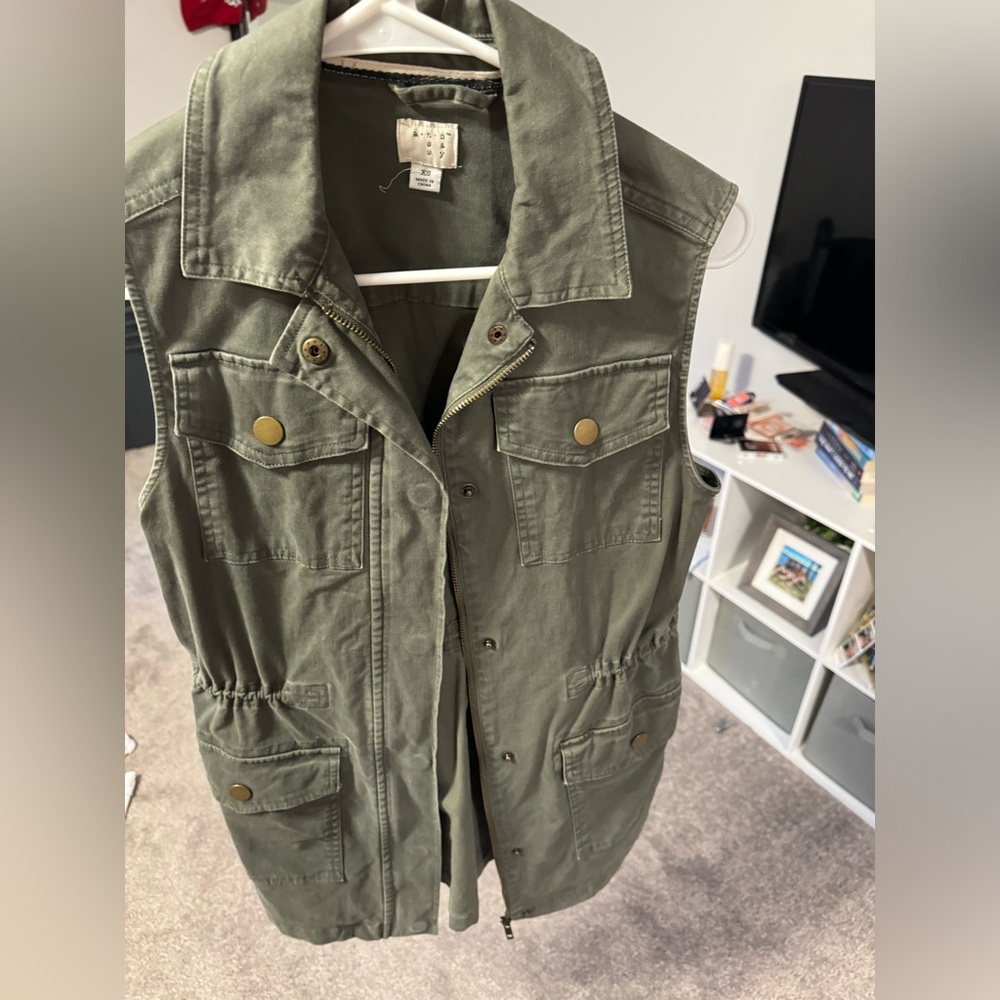 Women’s Army Green Vest